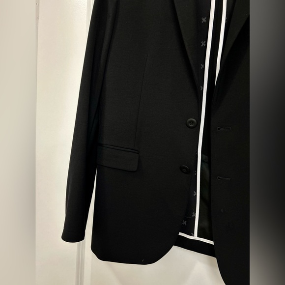Men’s EXPRESS Performance Blazer - Picture 9 of 11